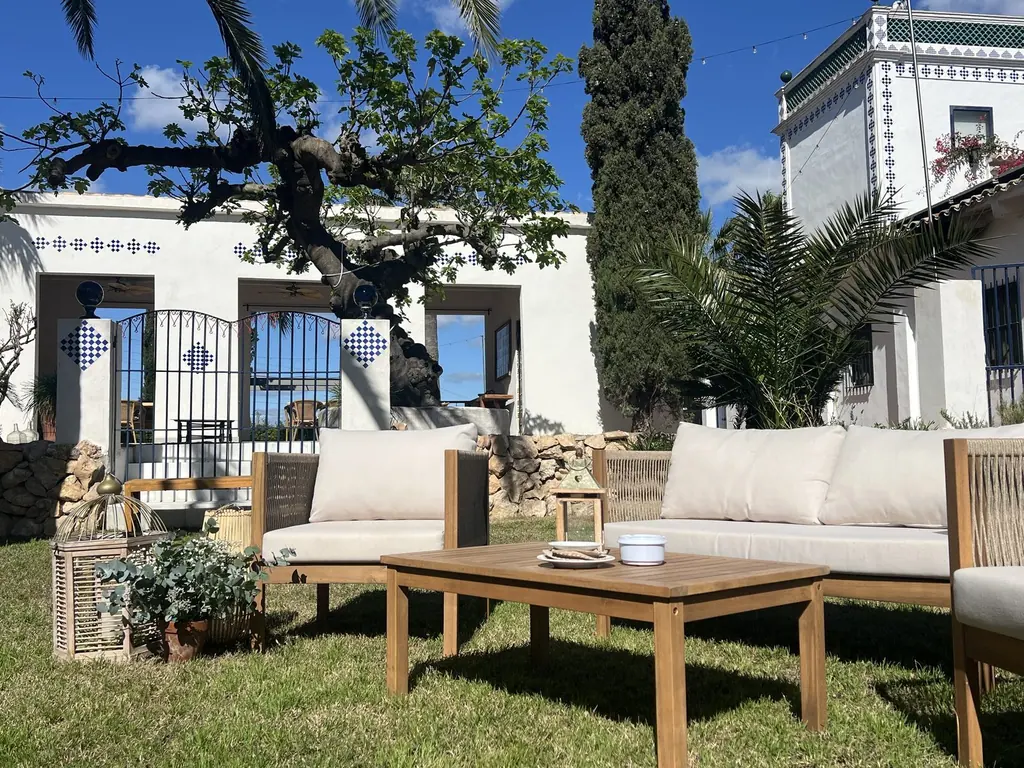 Porche de Villa Paula a primera hora de la mañana