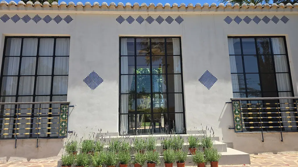 Cenador cerrado y climatizado de Villa Paula, Valencia