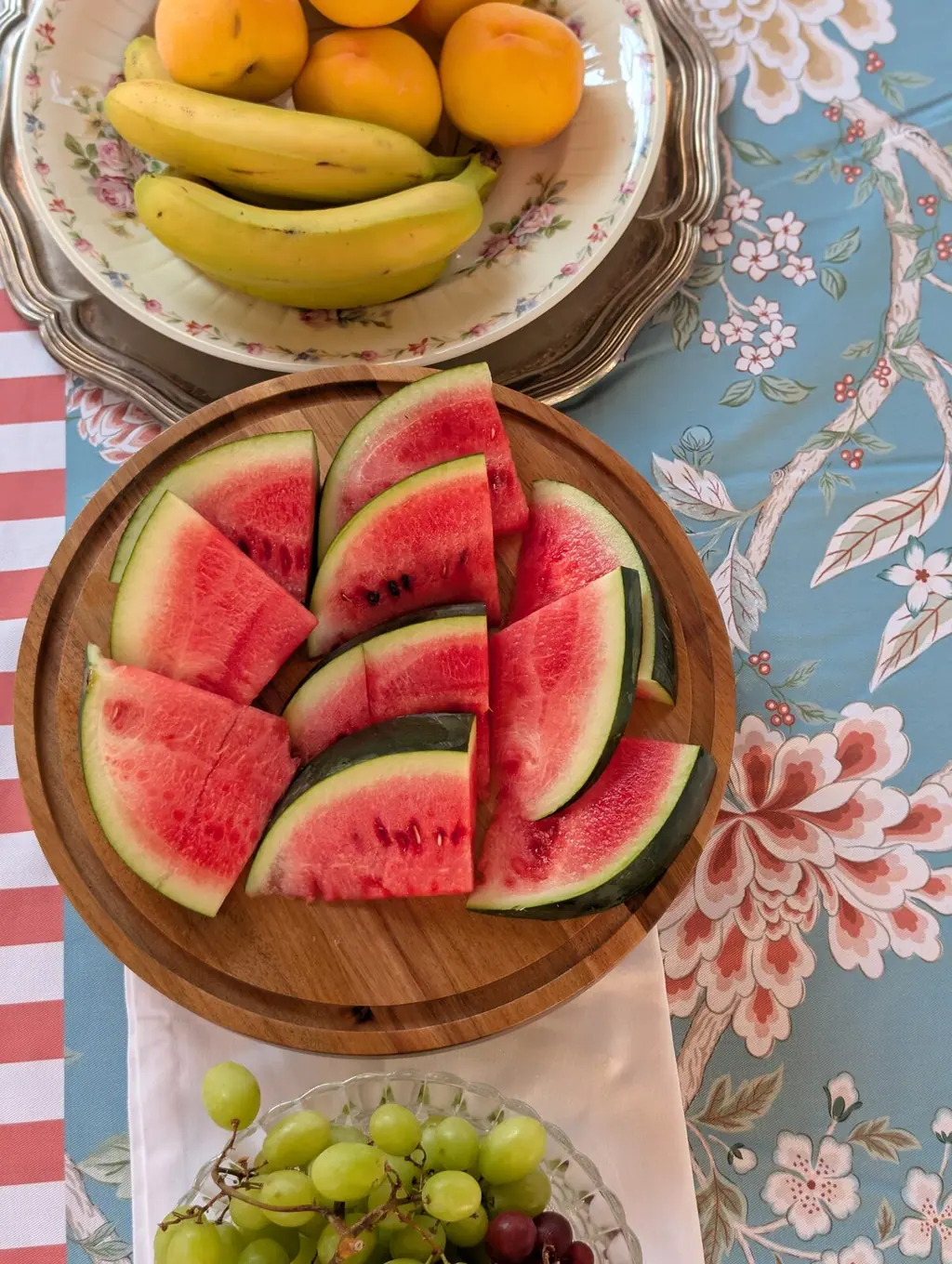 Fruta de estación en la mesa de desayuno de Villa Paula, Valencia