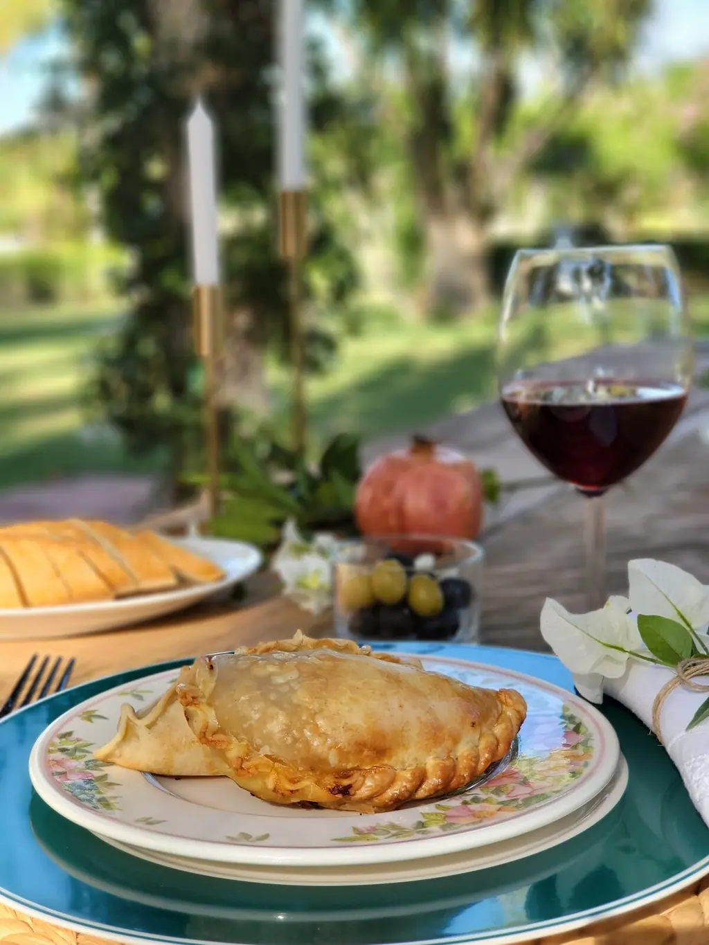 Empanada argentina frita servida en Villa Paula, Valencia