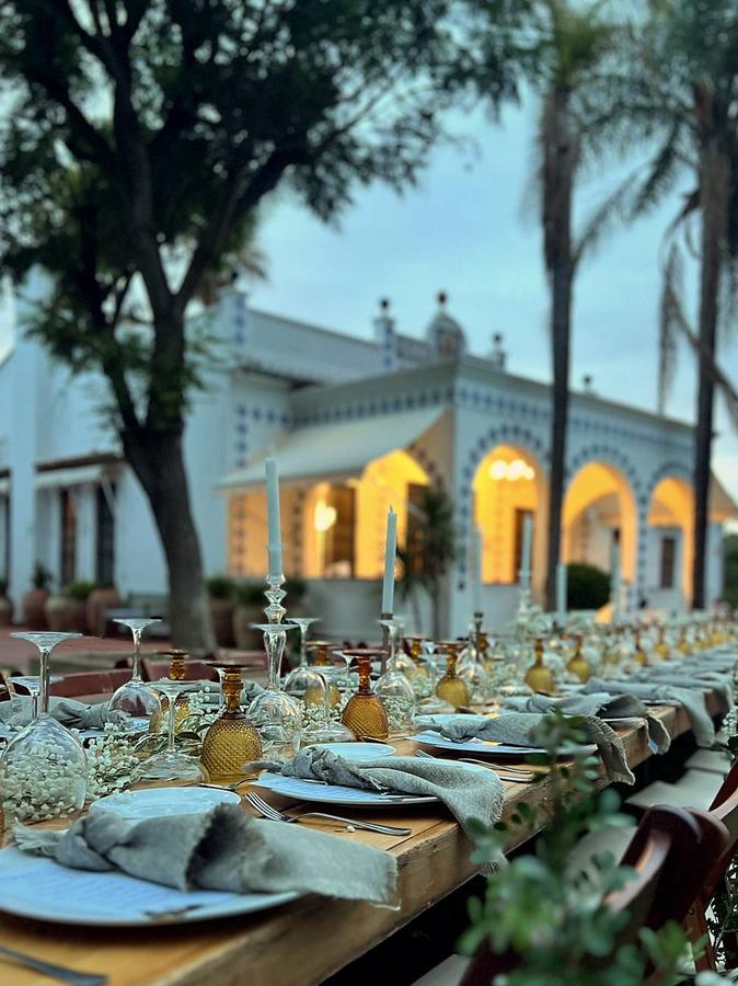Cena de un equipo en Villa Paula después de una jornada de trabajo