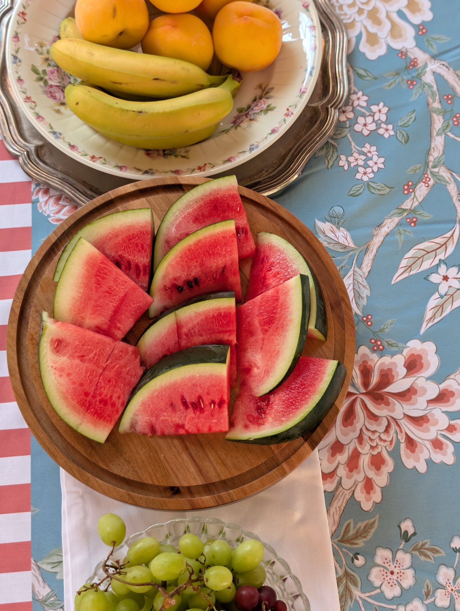 Fruta de estación en la mesa de desayuno de Villa Paula, Valencia