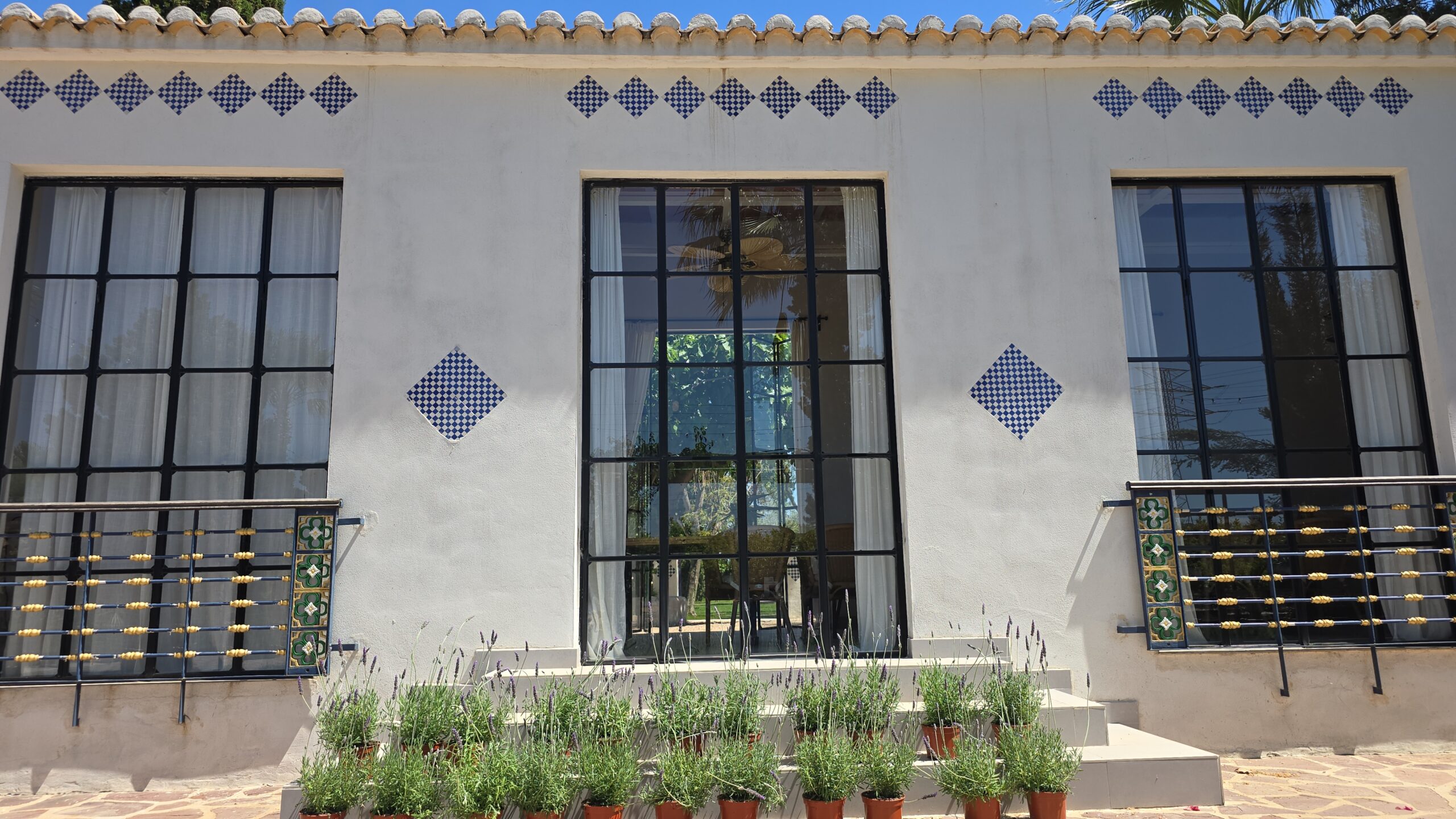 Cenador cerrado y climatizado de Villa Paula, Valencia